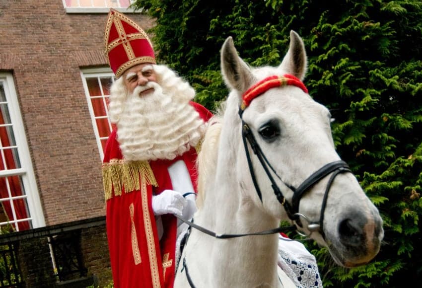 Will Sinterklaas fall off his horse in the Netherlands between 15 November and 5 December 2025?