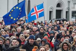 Icelandic European Union membership negotiations referendum passes?