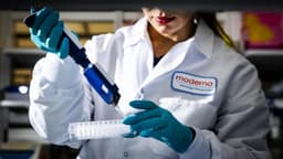 Skin cancer vaccine FDA approved by December 31, 2027?